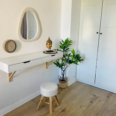 Апартаменты Stadtoase - Im Kiez Von Neukoelln 3zi 100qm