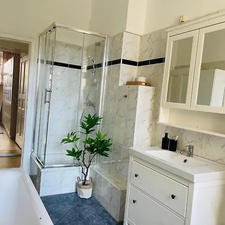 Appartement Stadtoase - Im Kiez Von Neukoelln 3zi 100qm