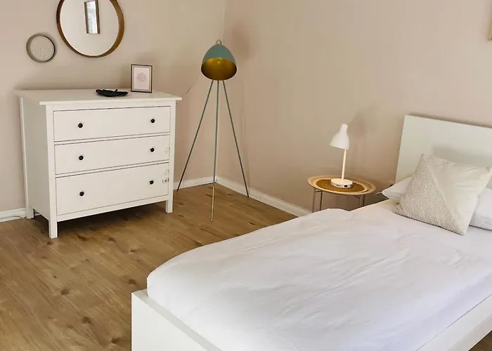 Stadtoase - Im Kiez Von Neukoelln 3zi 100qm Apartamento