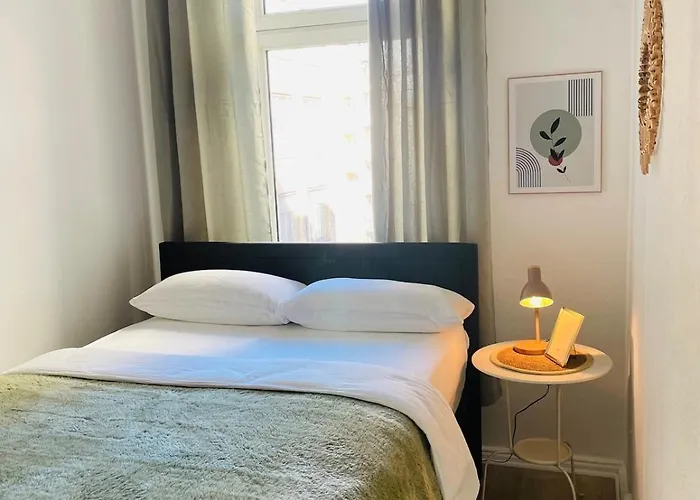 Apartamento Stadtoase - Im Kiez Von Neukoelln 3zi 100qm Berlín