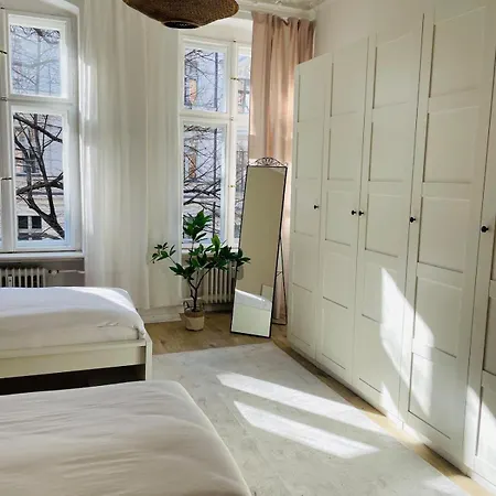 Stadtoase - Im Kiez Von Neukoelln 3zi 100qm Apartmán